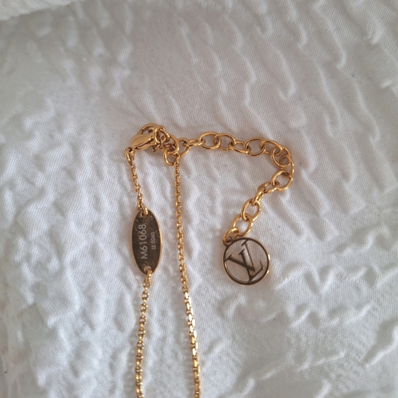 Louis Vuitton LV & Me Necklace letter M - Picture 3 of 4